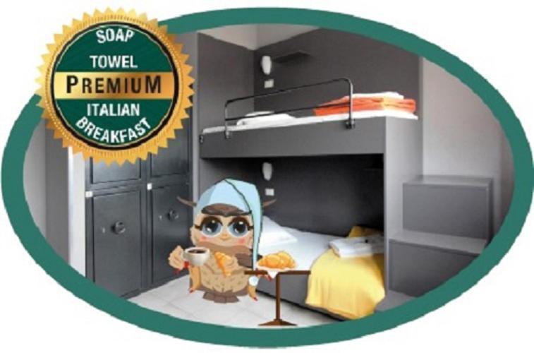 Bed 8-Bed Dormitory Room